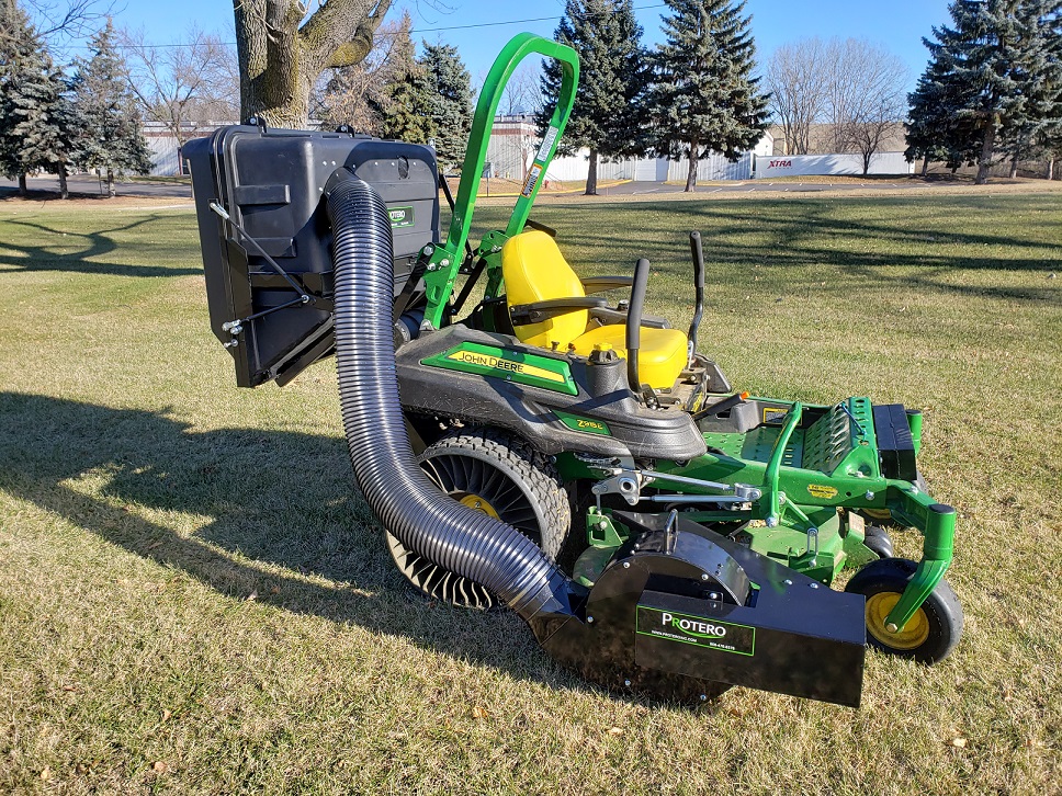 Riding lawn mower with leaf online bagger