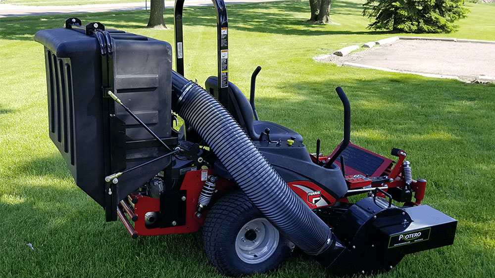 New Holland Bagger Protero PV13 Grass Catcher (Shown on Ferris)