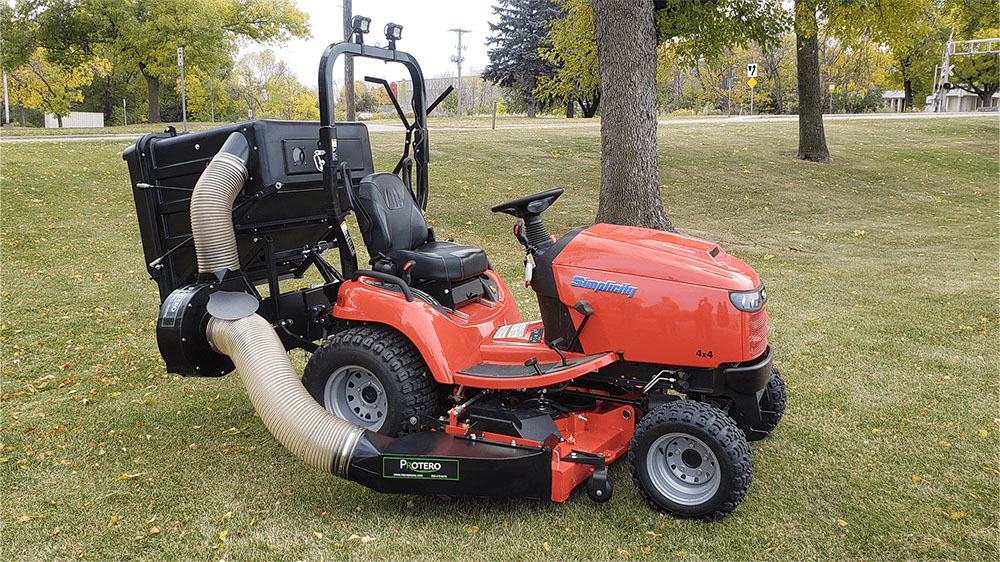 WorldLawn Bagger Protero PV18 PTO Grass Catcher (Shown on Simplicity)