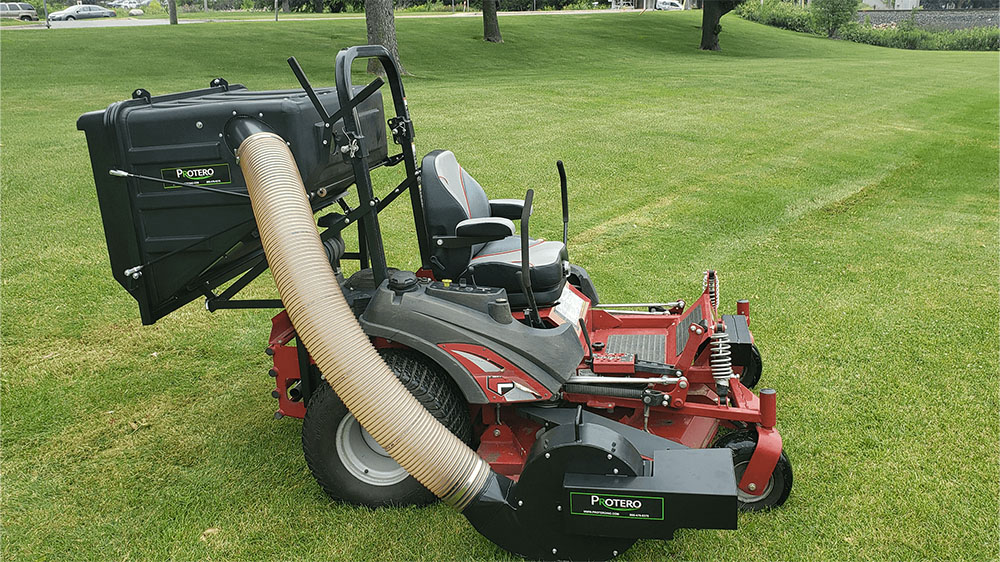 Simplicity Bagger Protero PV18 Grass Catcher (Shown on Ferris)