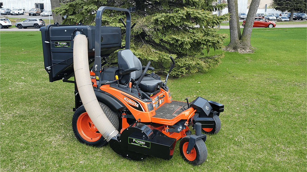 Husqvarna Bagger Protero PV18 Grass Catcher (Shown on Kubota)